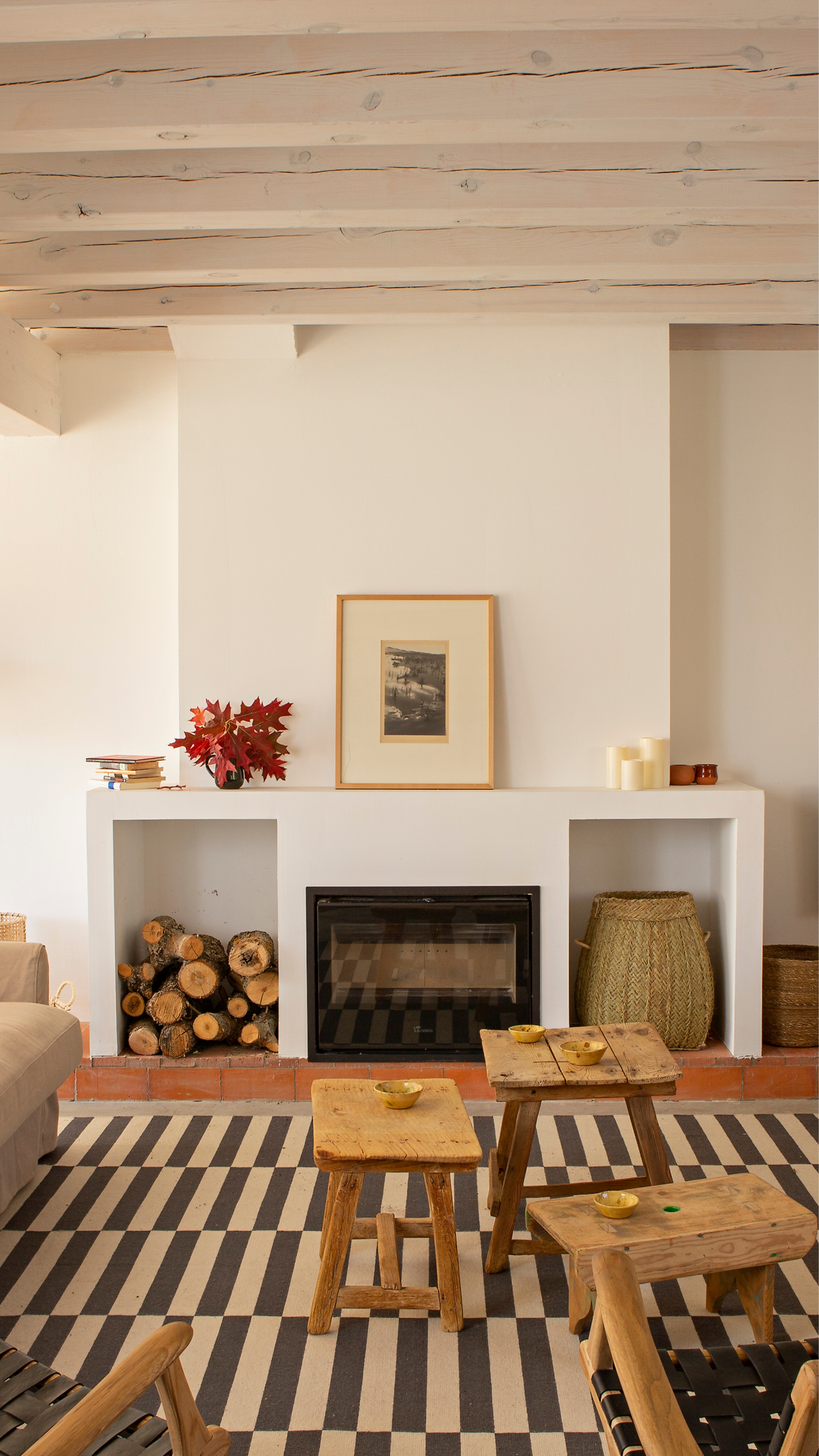 Las Albercas de Tenzuela, La Alberca, Salon con Chimenea, Televisión, Dos Sofas, Dos sillones 