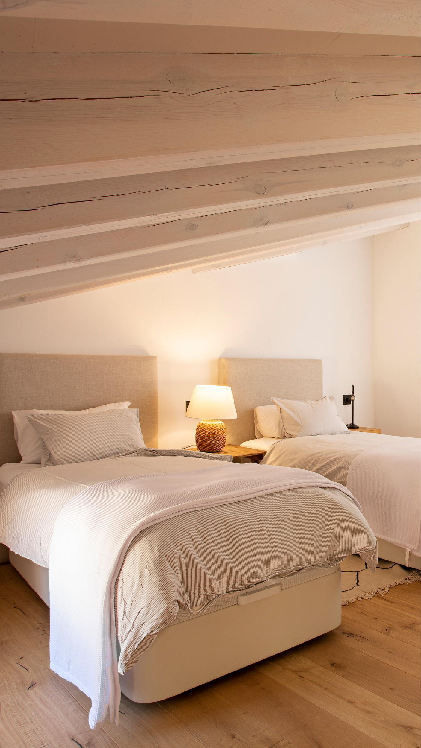 Las Albercas de Tenzuela, La Alberca, Dormitorio con dos camas individuales