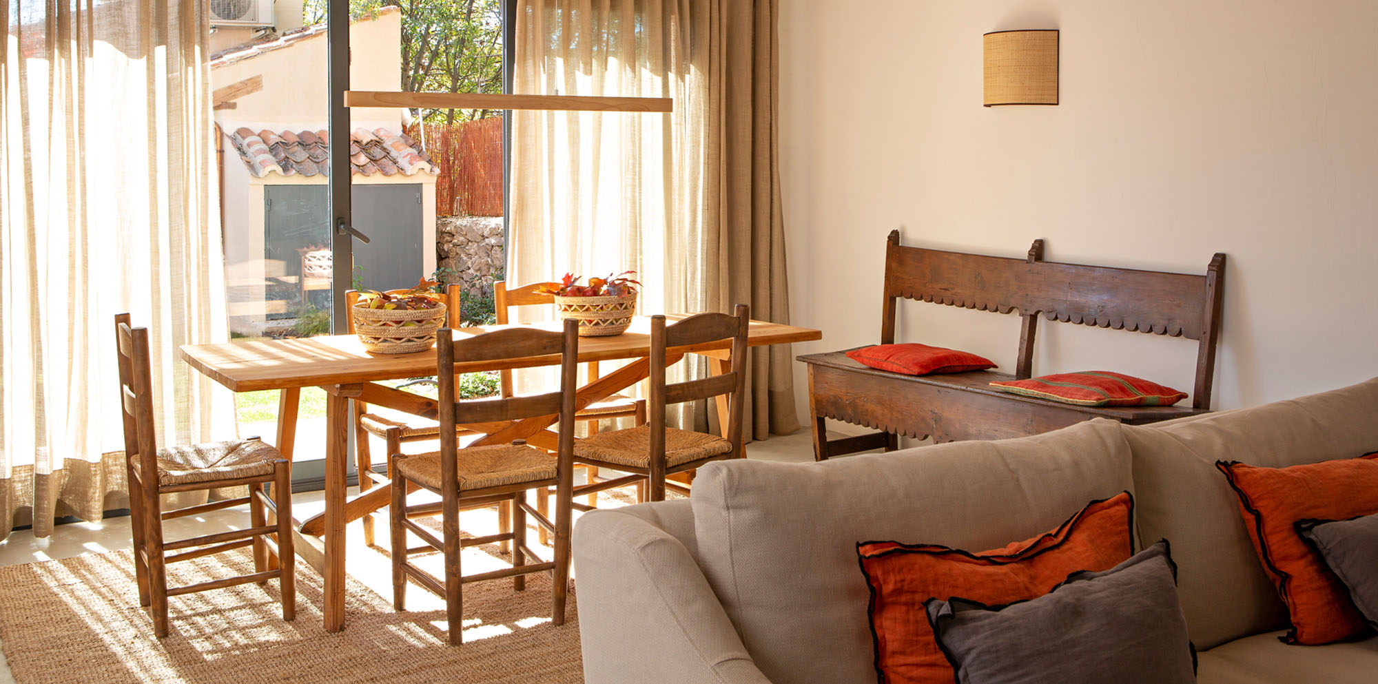 Las Albercas de Tenzuela, La Alberca, Luminoso comedor